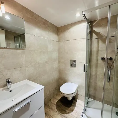 Apartment 41 Leon Noel