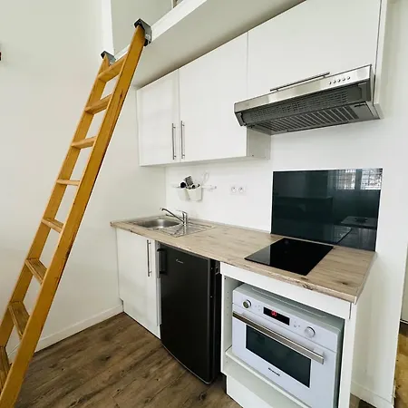 41 Leon Noel Apartment